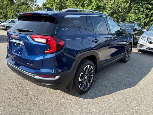 Used 2022 GMC Terrain SLT w/ Infotainment Package II AWD/4WD image 5