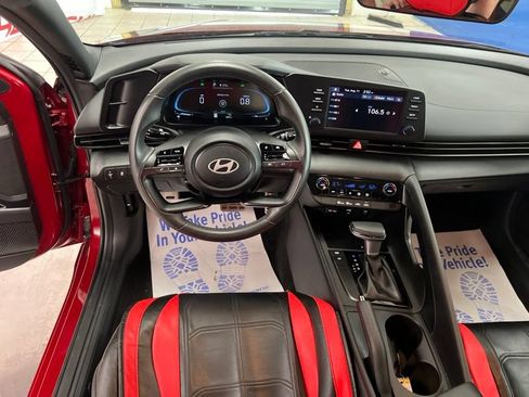 Used 2025 Hyundai Elantra Sport FWD image 27