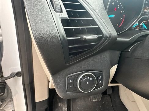 Used 2019 Ford Escape SEL FWD image 9