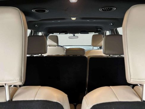 Used 2018 Ford Explorer XLT w/ Equipment Group 202A image 16