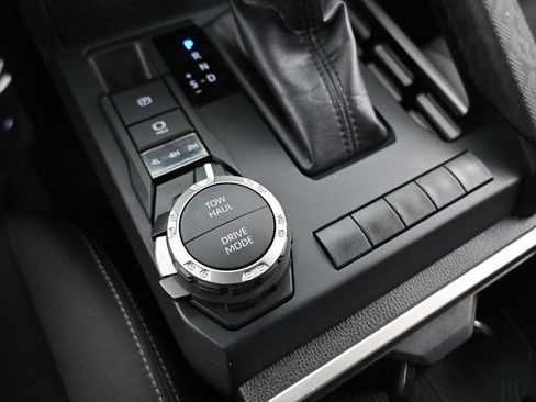 Used 2025 Toyota Tacoma TRD Sport AWD/4WD image 14