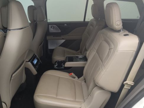 Used 2020 Lincoln Aviator Reserve w/ Equipment Group 202A AWD/4WD image 18