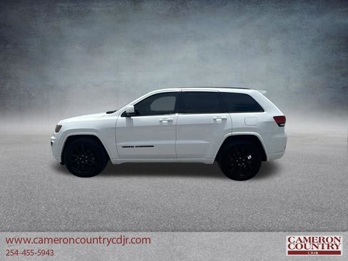 Used 2020 Jeep Grand Cherokee Altitude RWD image 6