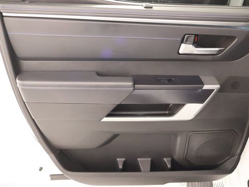 Used 2025 Toyota Tundra Platinum AWD/4WD image 18