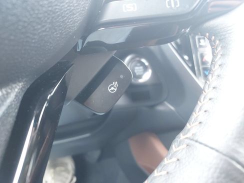 Certified 2025 Subaru Forester Touring AWD/4WD image 27