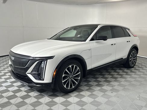 Used 2024 Cadillac Lyriq Sport RWD image 4