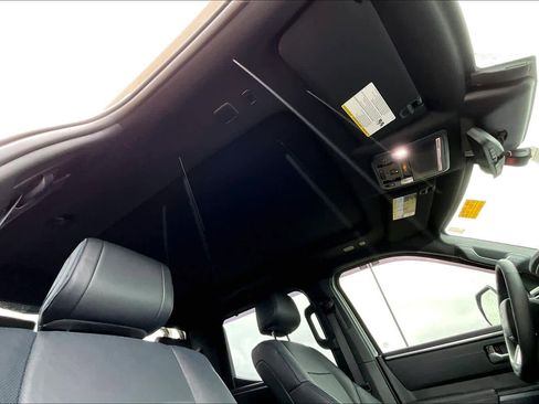 Used 2023 Toyota Tundra Platinum image 13