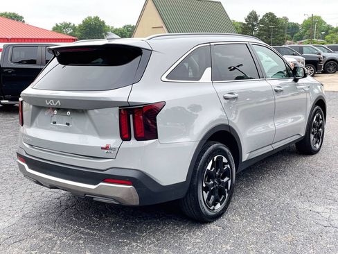 Used 2024 Kia Sorento S w/ Panoramic Sunroof Package AWD/4WD image 6
