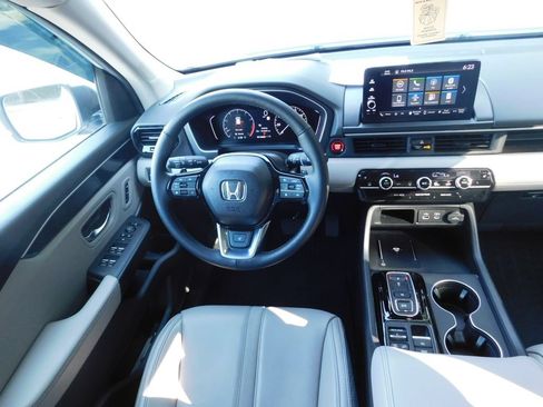 Certified 2025 Honda Pilot EX-L image 6