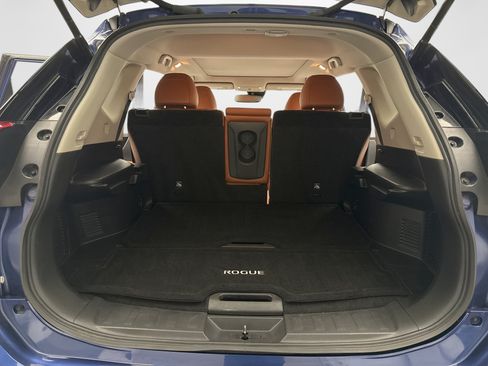 Used 2018 Nissan Rogue SL w/ Premium Package FWD image 17