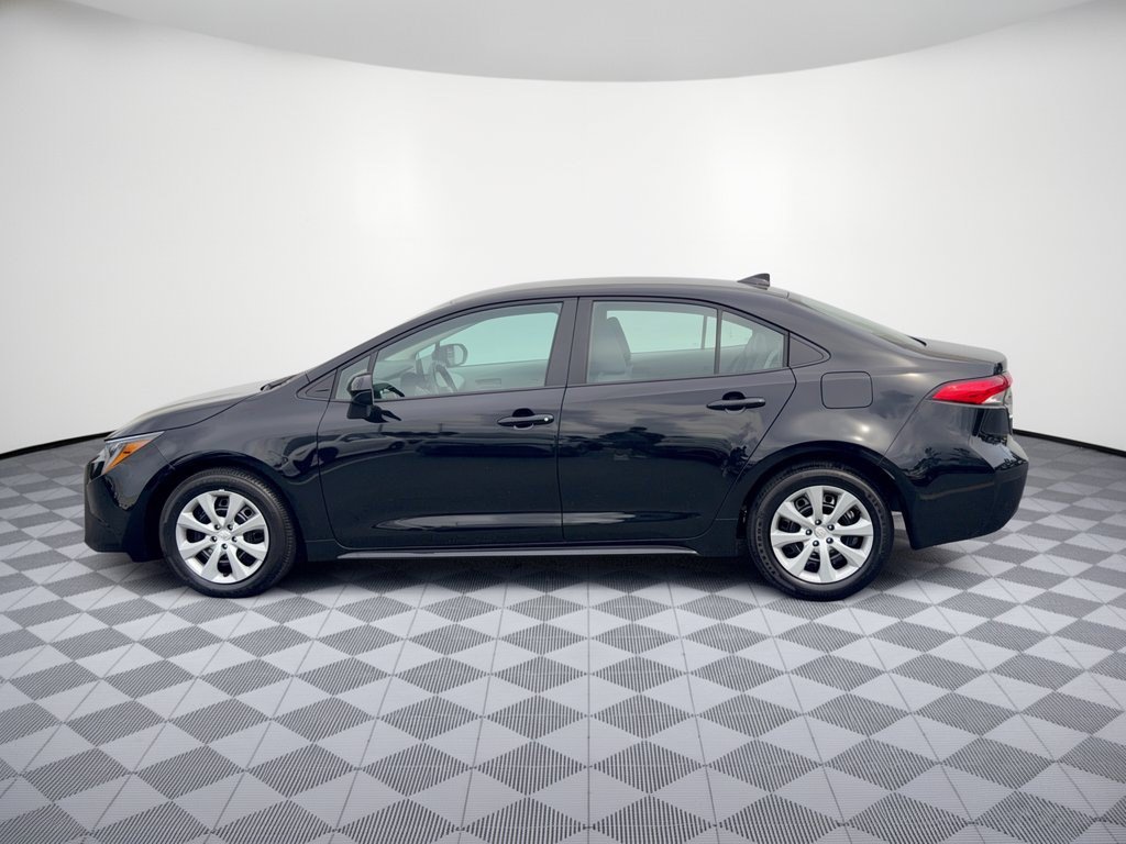 Used 2026 Toyota Corolla LE FWD image 2
