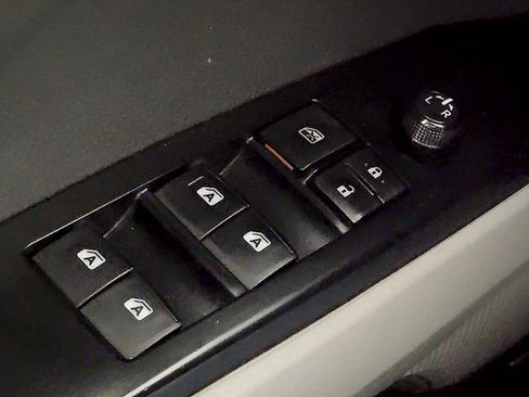 Used 2018 Toyota Camry LE w/ Moonroof Package image 26