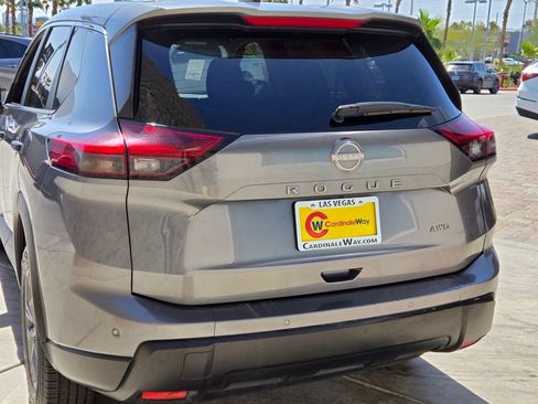 Used 2024 Nissan Rogue S AWD/4WD image 4