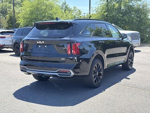 Used 2023 Kia Sorento SX AWD/4WD image 2