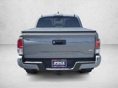 Used 2020 Toyota Tacoma TRD Sport w/ TRD Premium Sport Package AWD/4WD image 6