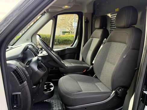 Used 2016 RAM ProMaster 2500 w/ Interior Convenience Group image 16
