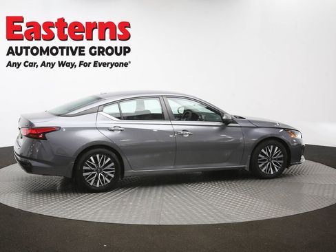 Used 2023 Nissan Altima 2.5 SV FWD image 42