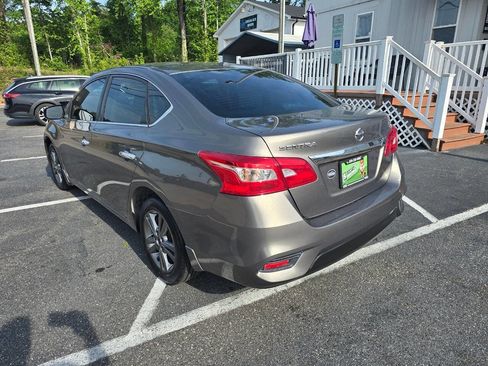 Used 2017 Nissan Sentra SV FWD image 4