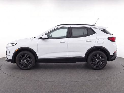 Used 2024 Buick Encore GX Sport Touring FWD image 4