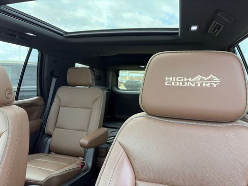 Used 2021 Chevrolet Tahoe High Country w/ Premium Package image 21