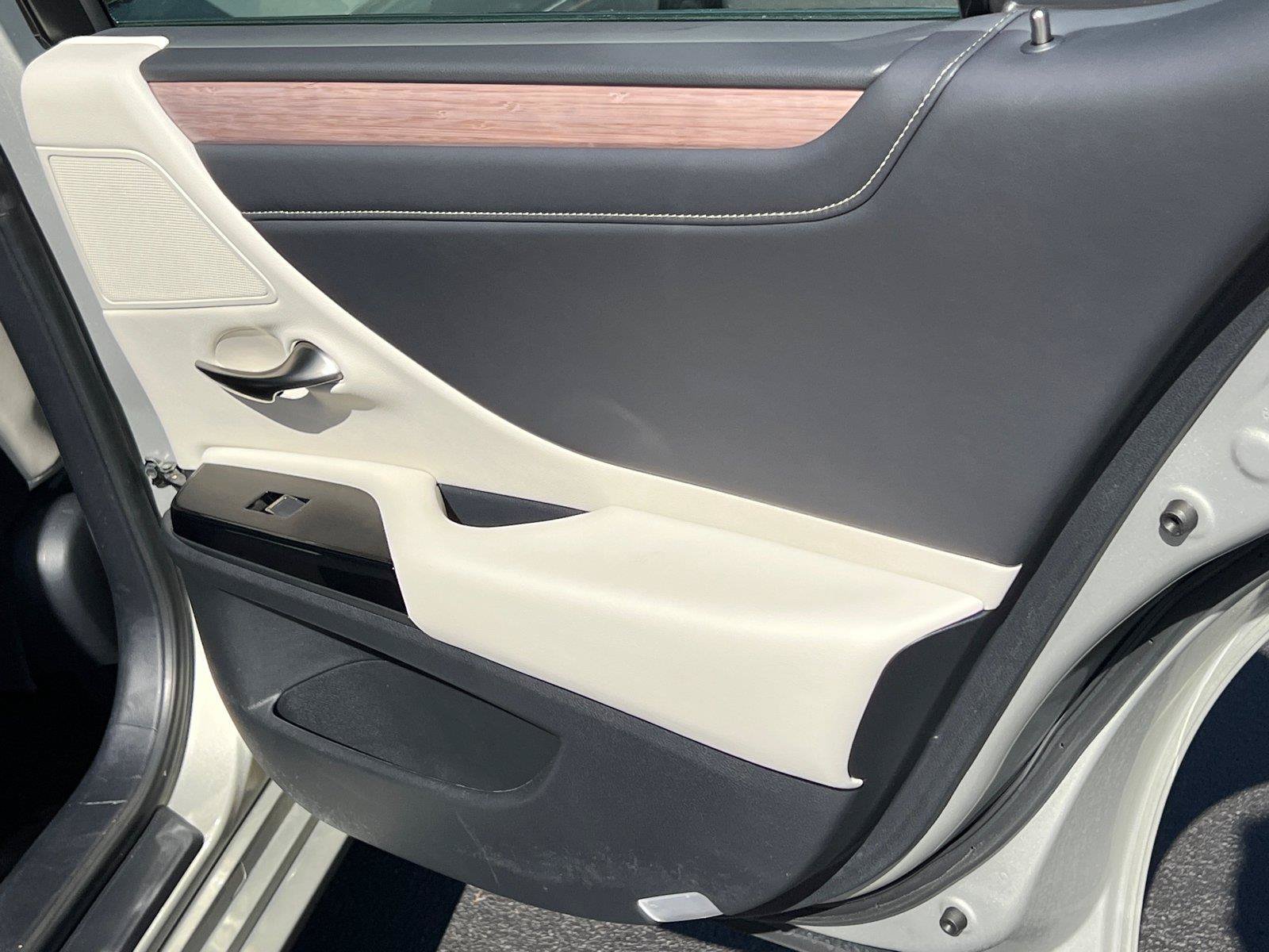 Used 2024 Lexus ES 350 w/ Premium Package FWD image 16
