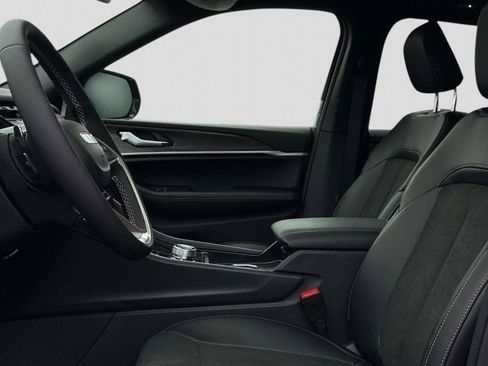 New 2026 Jeep Grand Cherokee Altitude AWD/4WD image 9