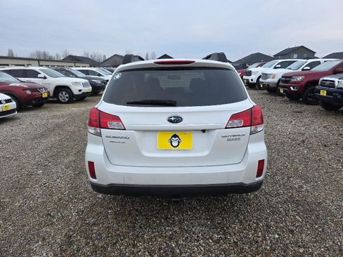 Used 2010 Subaru Outback 2.5i Premium image 6