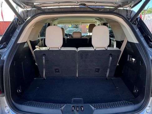 Used 2020 Ford Explorer XLT w/ Equipment Group 202A image 7