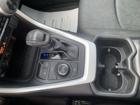 Used 2022 Toyota RAV4 XLE image 25