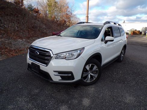 Used 2019 Subaru Ascent Premium image 1