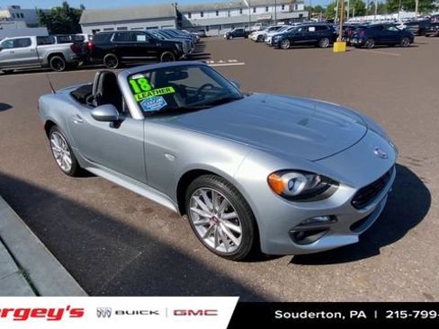Used 2018 FIAT 124 Spider Lusso w/ Convenience Group RWD image 2