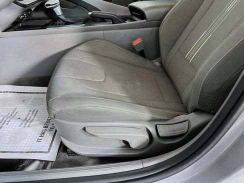 Used 2025 Hyundai Elantra Sport FWD image 27