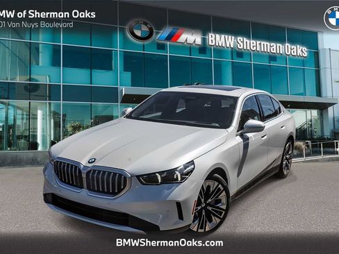 Used 2026 BMW 540i xDrive AWD/4WD image 1