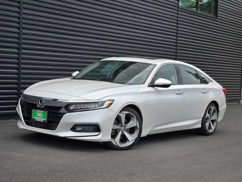 Used 2018 Honda Accord Touring image 1