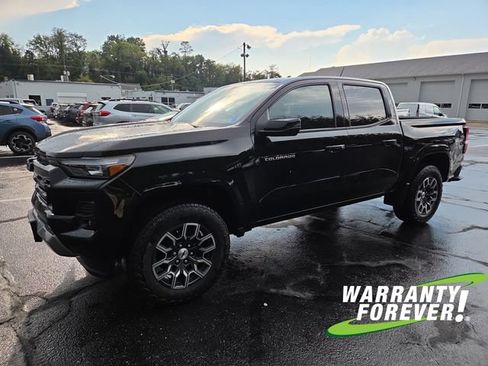 Used 2024 Chevrolet Colorado Z71 w/ Z71 Convenience Package 2 AWD/4WD image 3