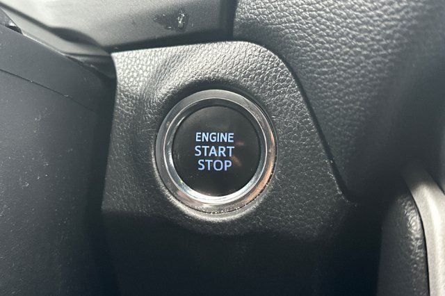 Certified 2022 Toyota RAV4 XLE Premium AWD/4WD image 27
