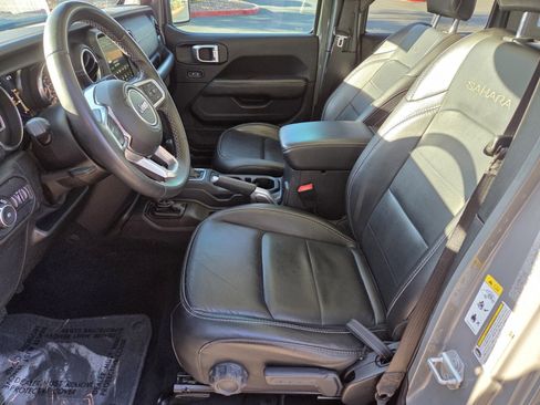 Used 2019 Jeep Wrangler Unlimited Sahara image 10