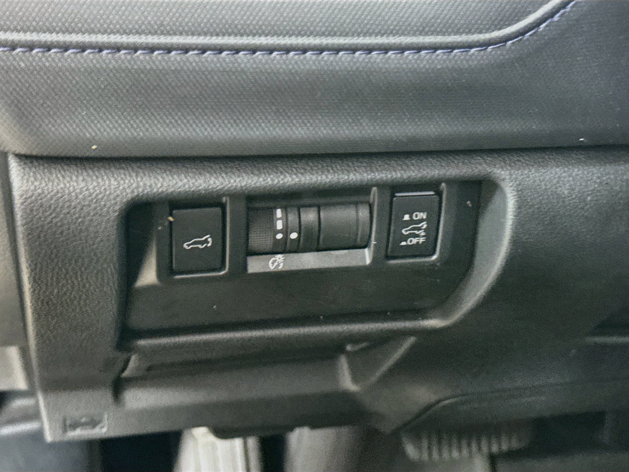 Used 2025 Subaru Forester Premium w/ Convenience Package #1 AWD/4WD image 10