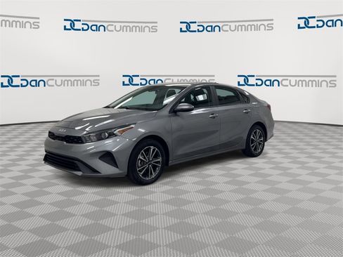 Used 2024 Kia Forte LXS w/ LXS Technology Package image 4
