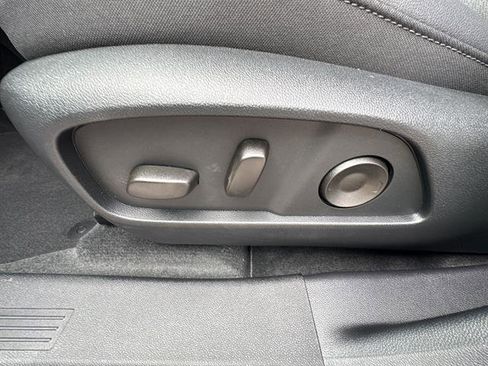 New 2026 Chevrolet Equinox LT w/ Convenience Package II FWD image 14