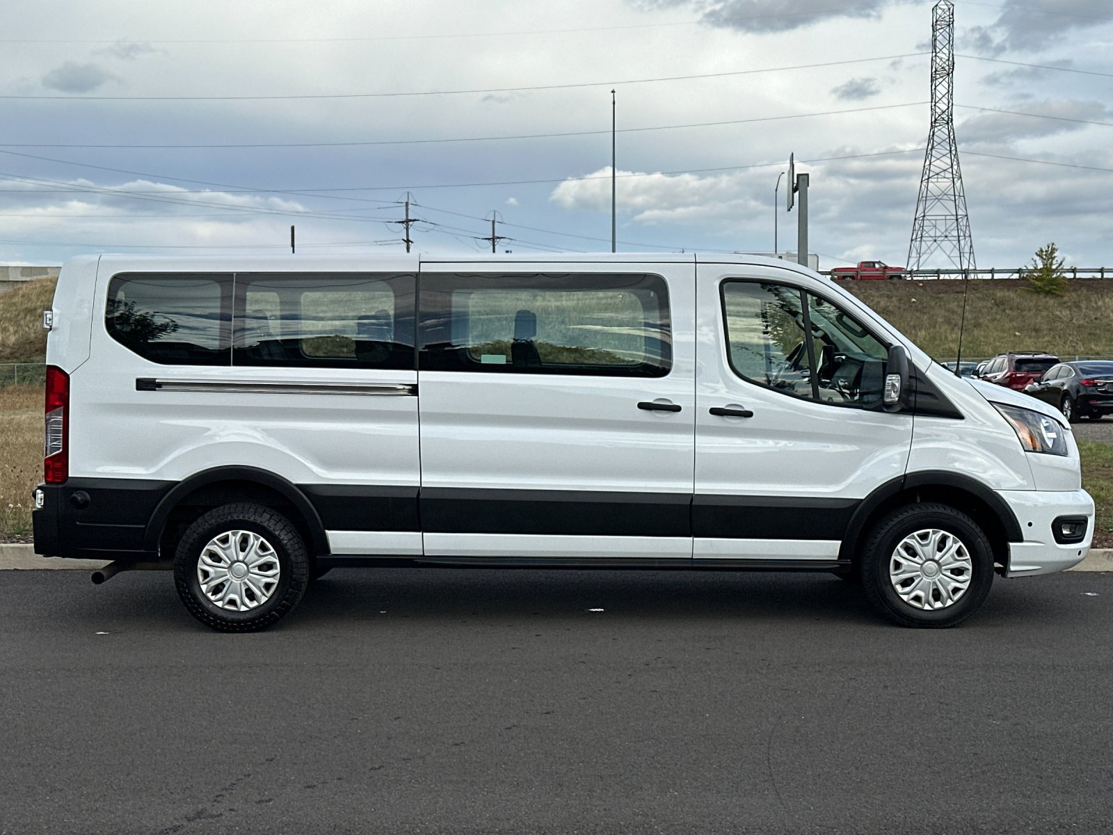 Used 2024 Ford Transit 350 XLT RWD image 2