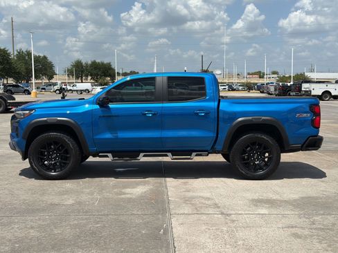 Used 2024 Chevrolet Colorado Z71 w/ LPO, Dark Essentials Package AWD/4WD image 2