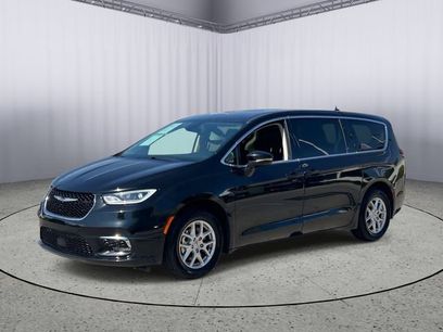 Used 2024 Chrysler Pacifica Touring-L