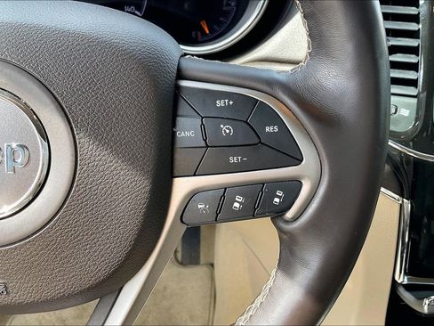 Used 2021 Jeep Grand Cherokee Overland AWD/4WD image 19