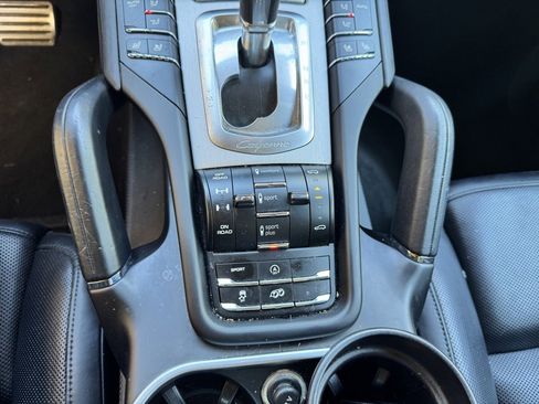 Used 2018 Porsche Cayenne GTS w/ Premium Package Plus image 30