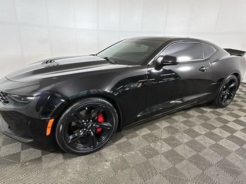 Used 2022 Chevrolet Camaro LT w/ Technology Package RWD image 6