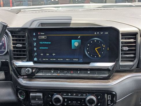 Used 2025 Chevrolet Silverado 2500 LT w/ Convenience Package AWD/4WD image 15