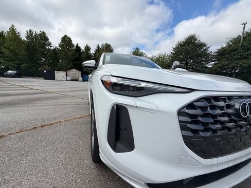 New 2025 Audi Q5 Premium Plus image 24