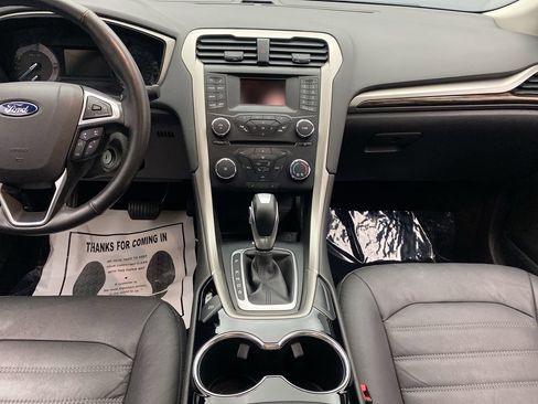 Used 2014 Ford Fusion SE w/ Equipment Group 202A FWD image 18