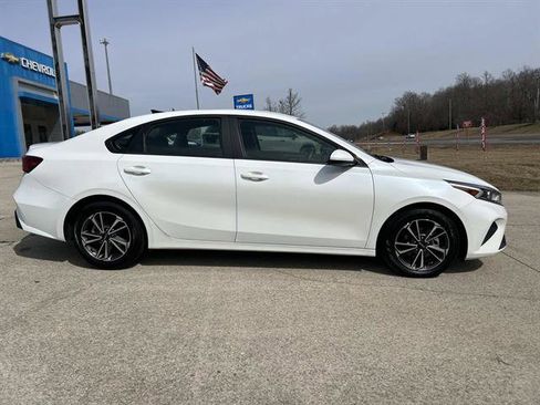 Used 2024 Kia Forte LXS image 3